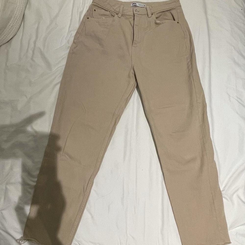 ZARA Mom Jeans.